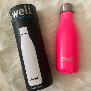 S’well insulated stainless steel water bottle